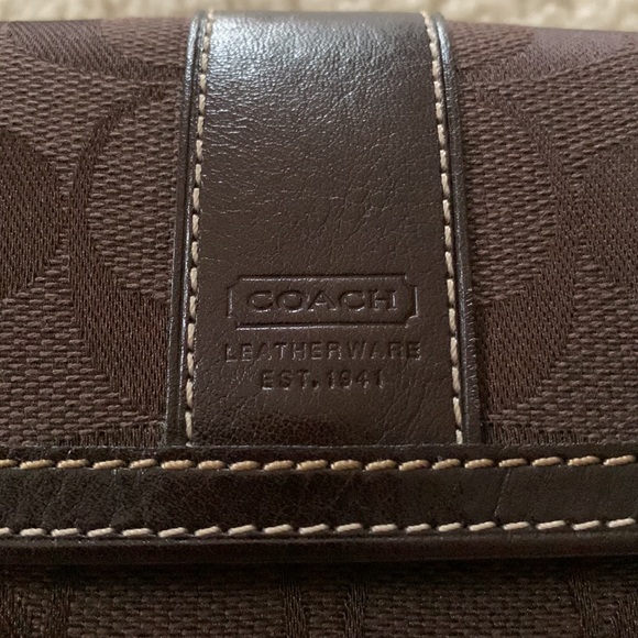 Coach Monogram Brown Canvas/Leather Wallet Coin Purse With Key Chain & Coach Box - Picture 3 of 17